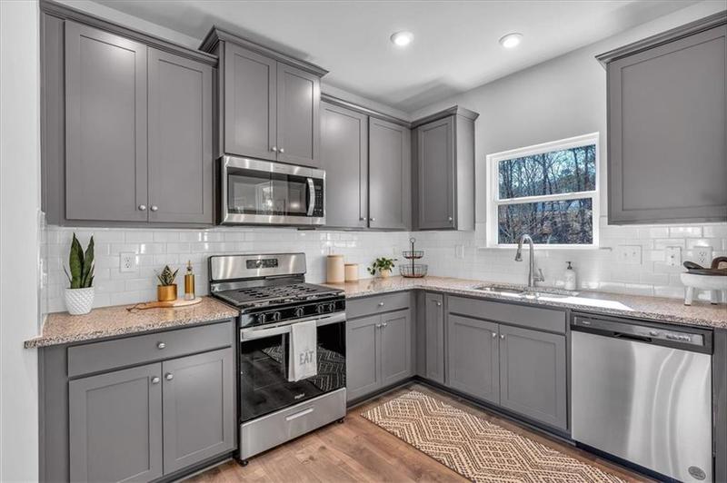 Image for property 10 Lakewood Court, Cartersville, GA 30120