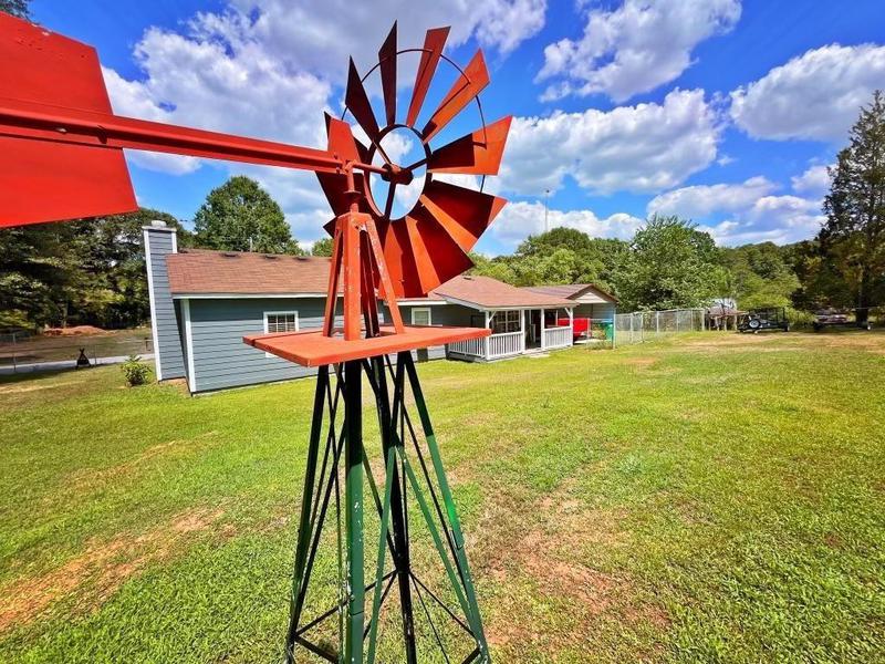 Image for property 8 Cardinal Drive, Austell, GA 30168