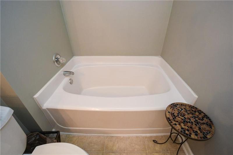 Image for property 103 Stonebridge Crossing, Newnan, GA 30265