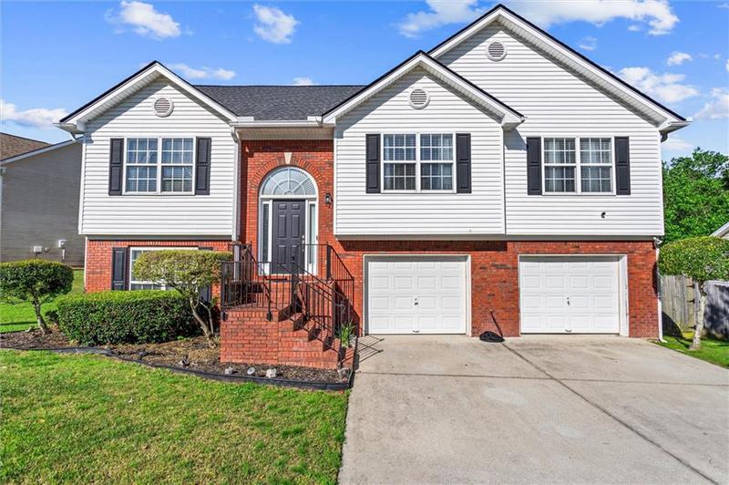 Image for property 995 Chimney Trace Way, Lawrenceville, GA 30045