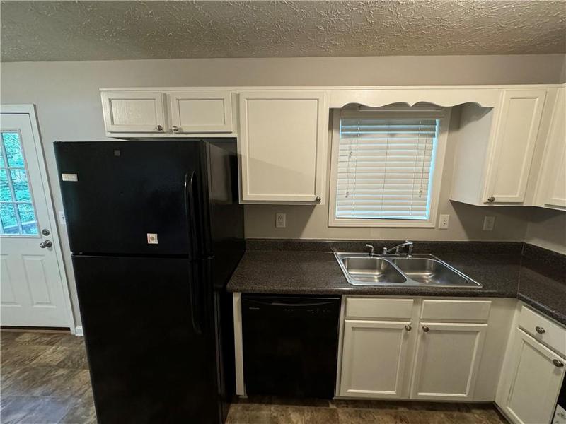Image for property 194 Spring Leaf Drive, Dallas, GA 30157