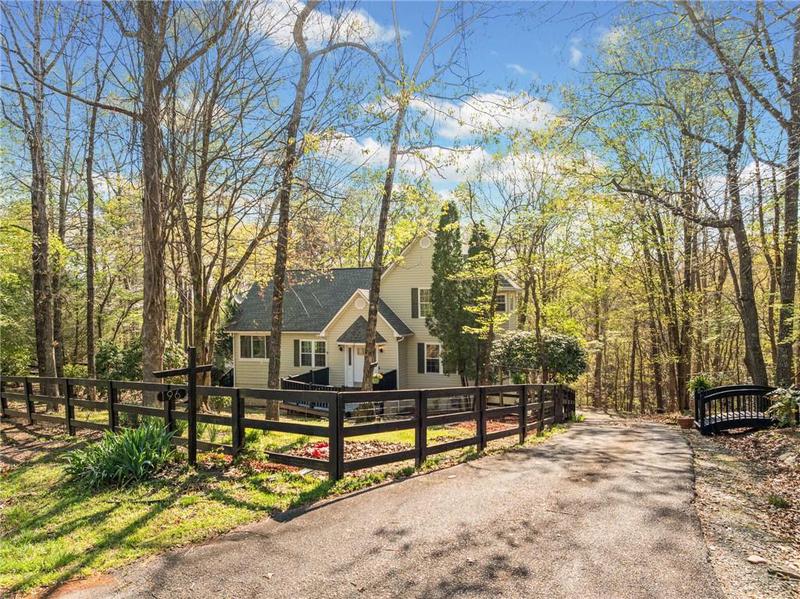 Image for property 196 Beaver Lake Drive, Ellijay, GA 30540