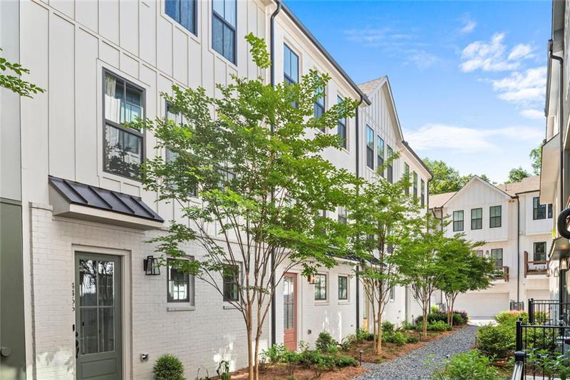 Image for property 4462 Dandelion Lane, Atlanta, GA 30342