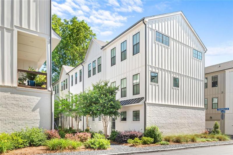 Image for property 4462 Dandelion Lane, Atlanta, GA 30342