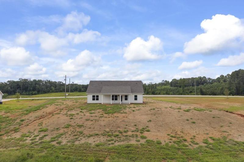 Image for property 561 Racetrack Road, Toccoa, GA 30577