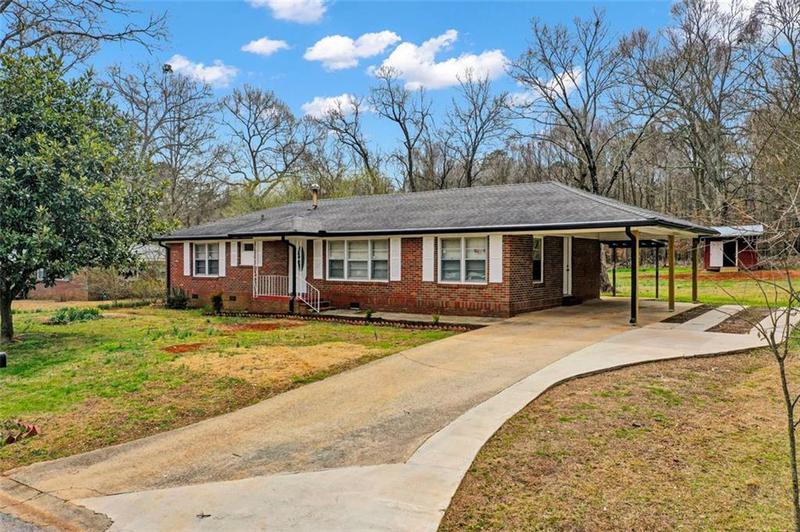 Image for property 35 Valley Drive, Carrollton, GA 30117