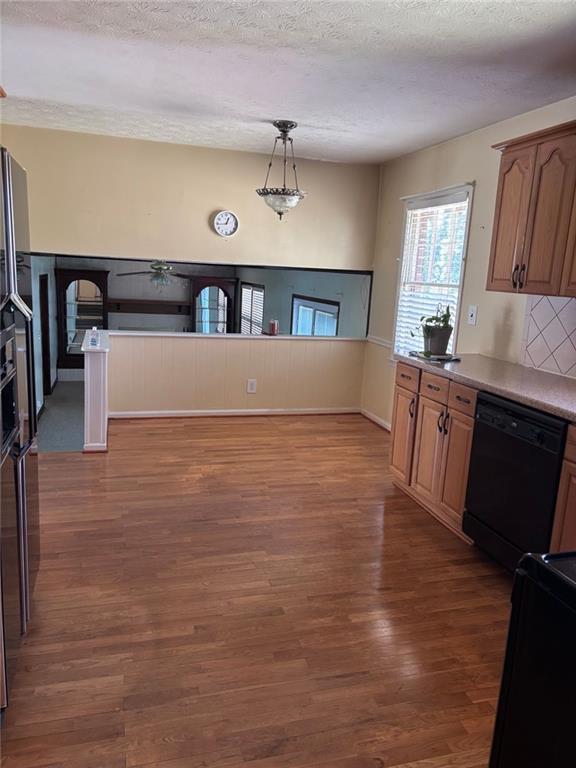 Image for property 618 ROCKBOROUGH Drive, Stone Mountain, GA 30083