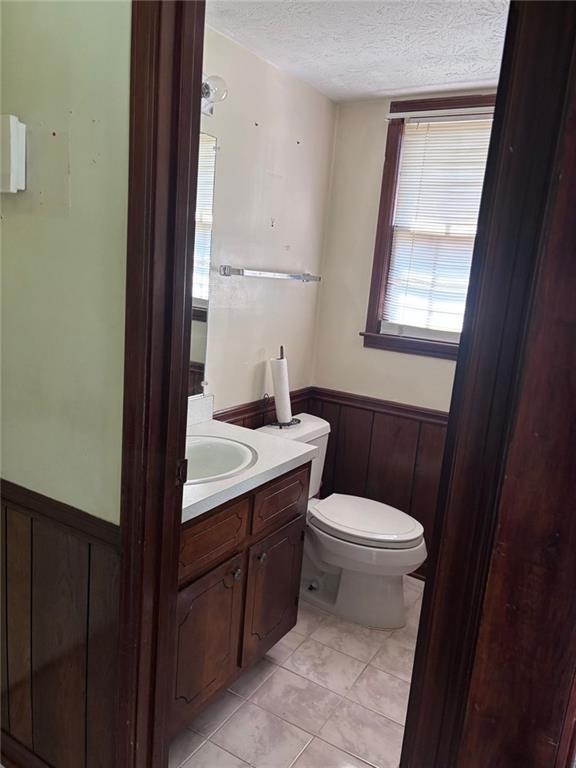 Image for property 618 ROCKBOROUGH Drive, Stone Mountain, GA 30083