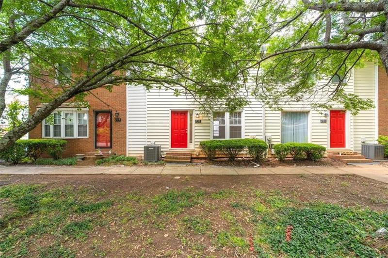 Image for property 238 Chads Ford Way, Roswell, GA 30076
