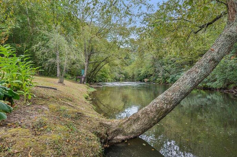 Image for property 105 Riveredge Drive, Ellijay, GA 30536