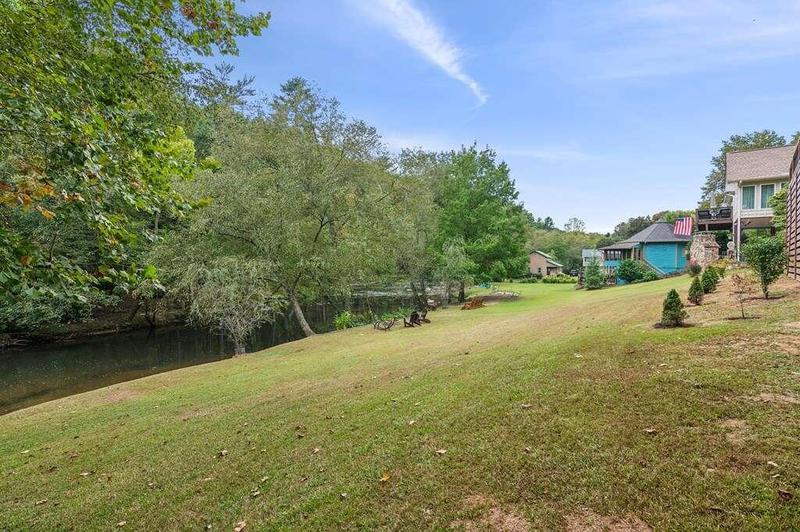 Image for property 105 Riveredge Drive, Ellijay, GA 30536