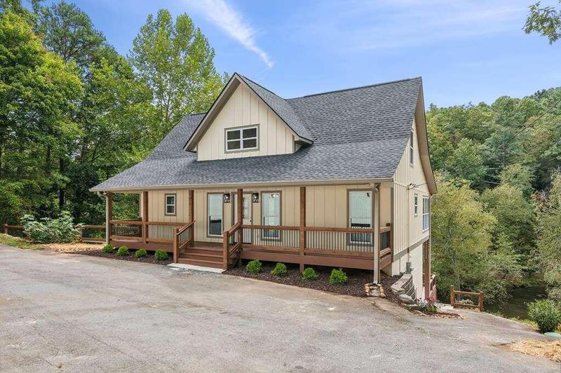 Image for property 105 Riveredge Drive, Ellijay, GA 30536
