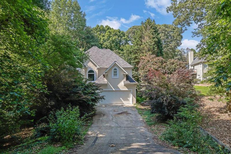 Image for property 6708 Thornwood Court, Flowery Branch, GA 30542