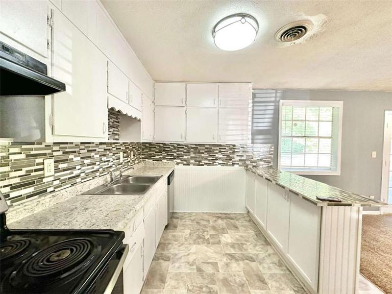 Image for property 4363 Stonewall Tell Road, Atlanta, GA 30349