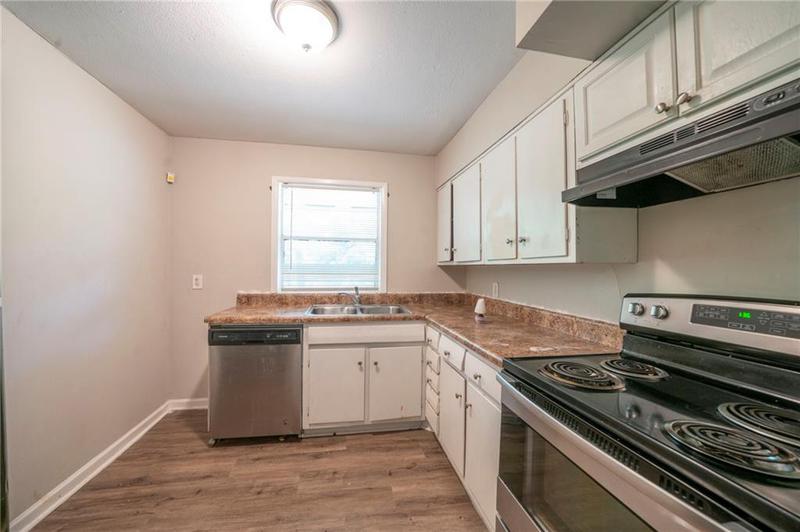 Image for property 5253 Kingswood Circle, Atlanta, GA 30349