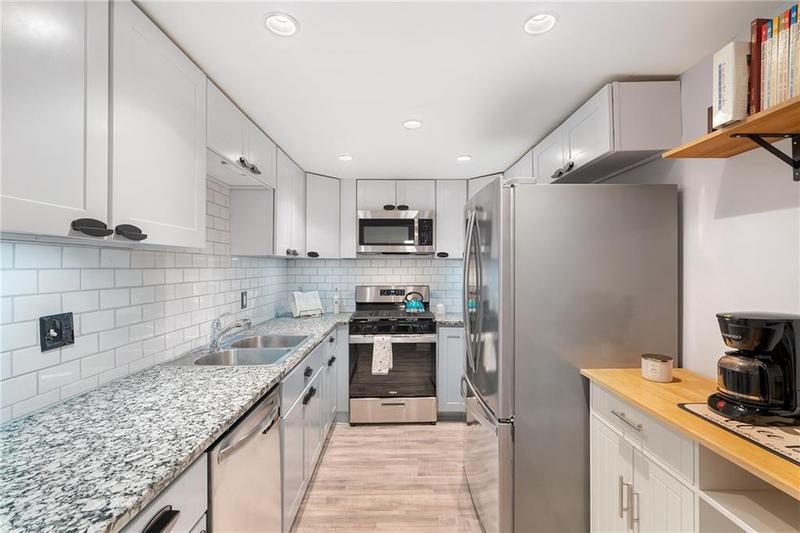 Image for property 6851 Roswell Road M12, Sandy Springs, GA 30328