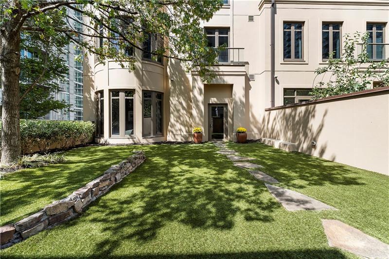 Image for property 3376 Peachtree Road 1, Atlanta, GA 30326
