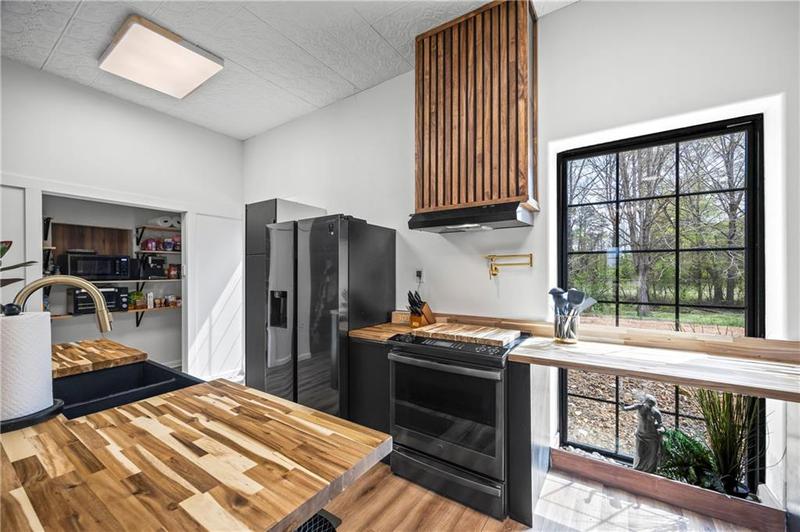 Image for property 356 Oak Grove Road, Adairsville, GA 30103