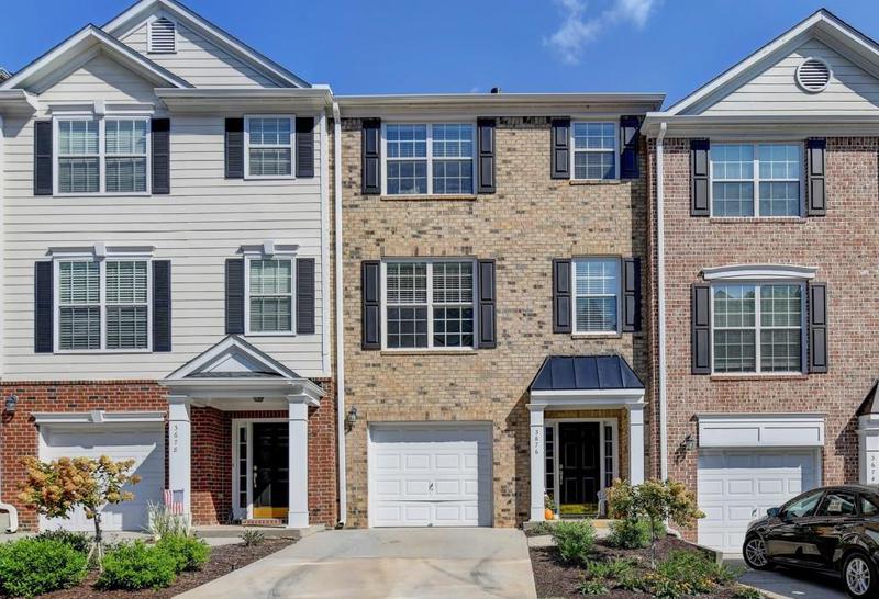 Image for property 3676 Chattahoochee Summit Drive, Atlanta, GA 30339