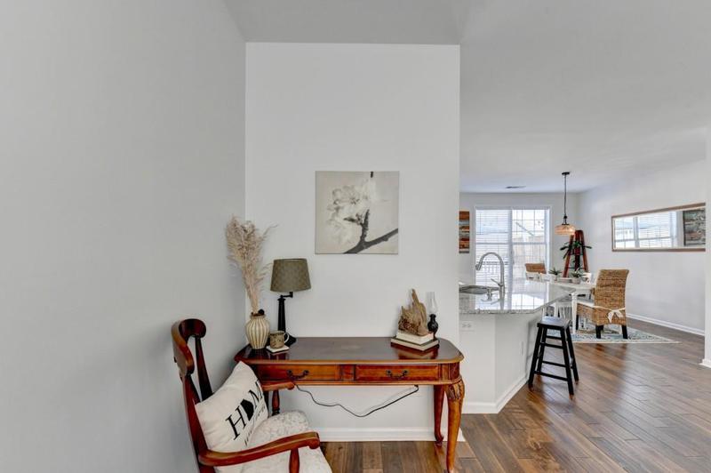 Image for property 3676 Chattahoochee Summit Drive, Atlanta, GA 30339
