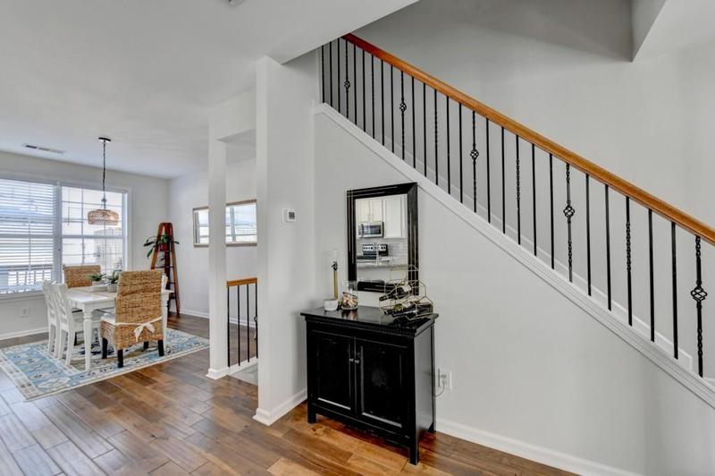 Image for property 3676 Chattahoochee Summit Drive, Atlanta, GA 30339