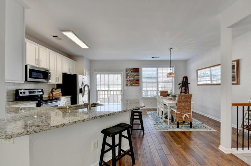 Image for property 3676 Chattahoochee Summit Drive, Atlanta, GA 30339