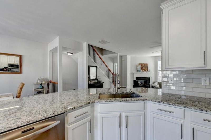 Image for property 3676 Chattahoochee Summit Drive, Atlanta, GA 30339