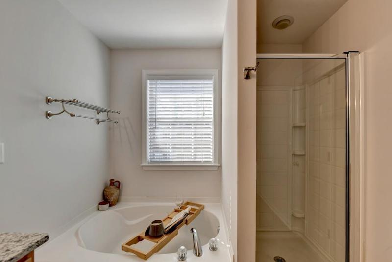 Image for property 3676 Chattahoochee Summit Drive, Atlanta, GA 30339