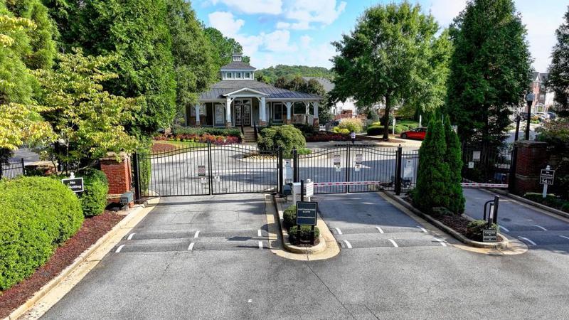 Image for property 3676 Chattahoochee Summit Drive, Atlanta, GA 30339