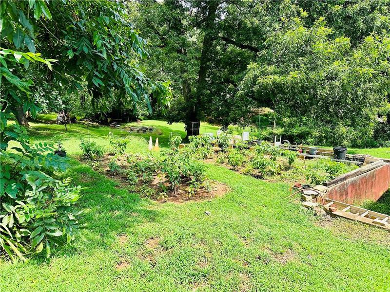 Image for property 2582 White Sulphur Road, Gainesville, GA 30501