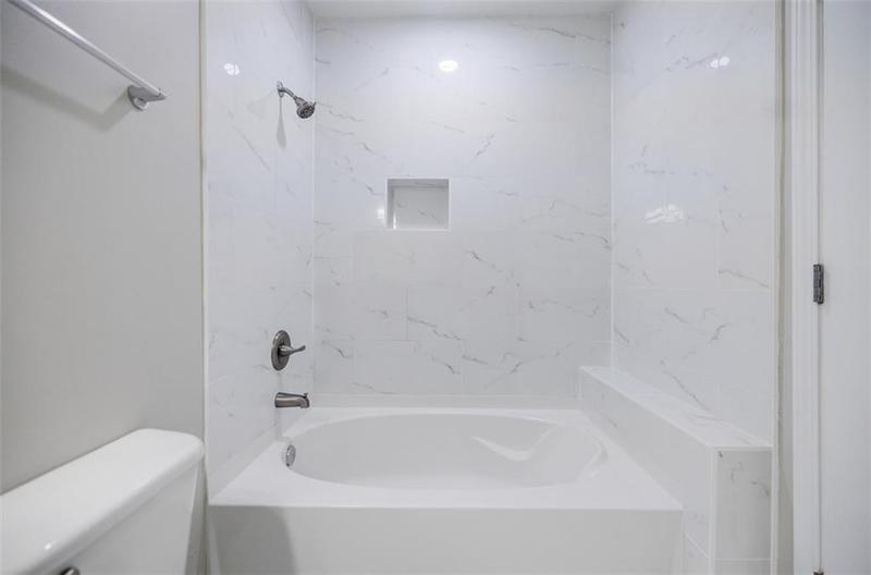 Image for property 44 Peachtree Place 1228, Atlanta, GA 30309