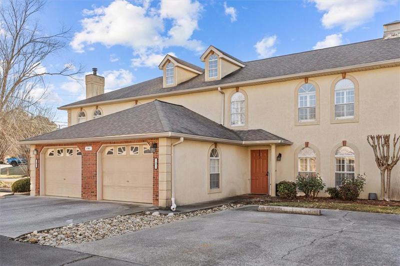 Image for property 1701 White Oak Lane 2, Dalton, GA 30721