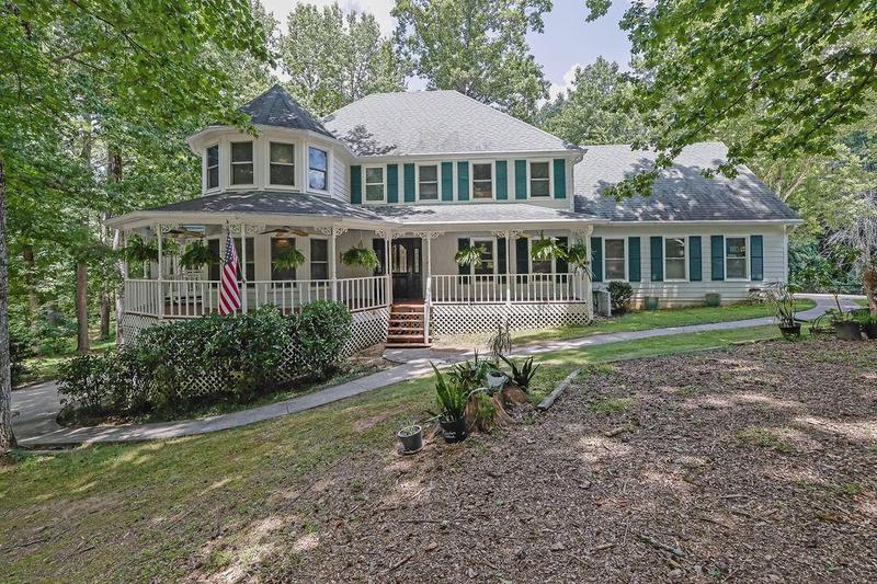 Image for property 402 Leslie Court, Woodstock, GA 30188