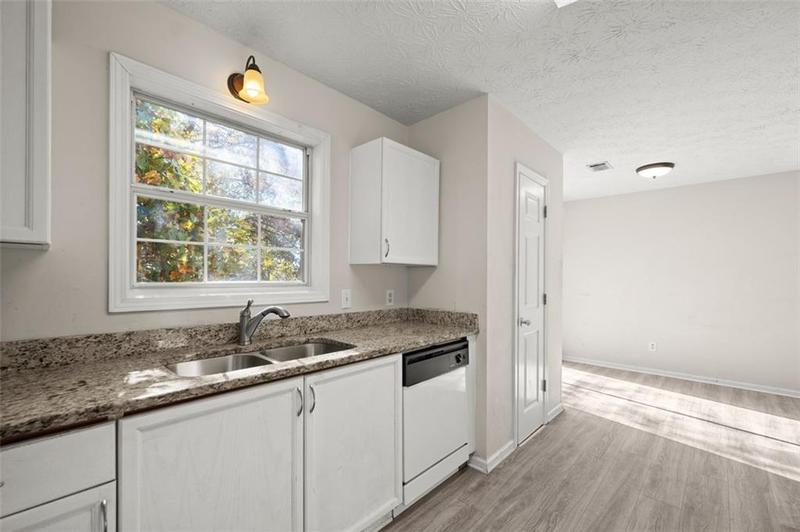 Image for property 5460 Apache Trail, Gainesville, GA 30506