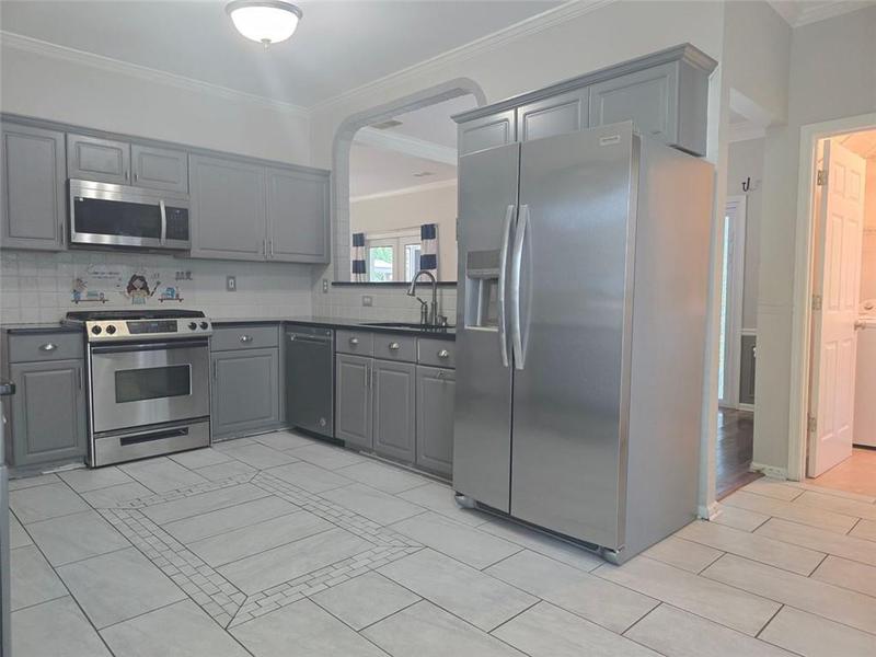 Image for property 310 AVEBURY Court, Johns Creek, GA 30022