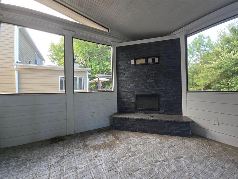 Image for property 310 AVEBURY Court, Johns Creek, GA 30022