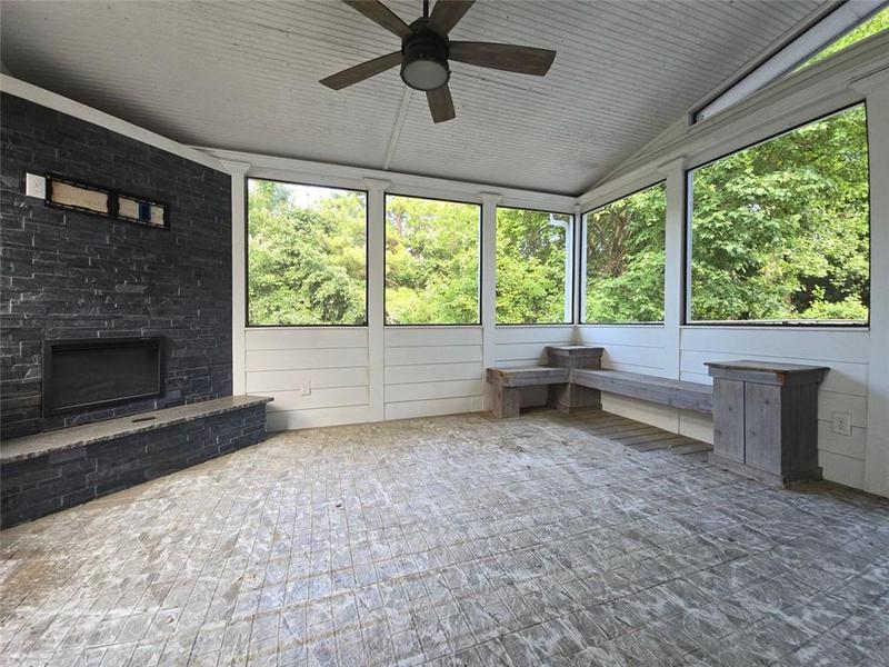 Image for property 310 AVEBURY Court, Johns Creek, GA 30022