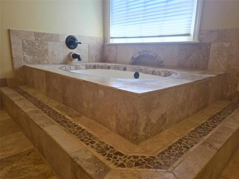 Image for property 310 AVEBURY Court, Johns Creek, GA 30022