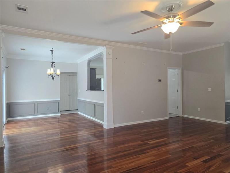 Image for property 310 AVEBURY Court, Johns Creek, GA 30022