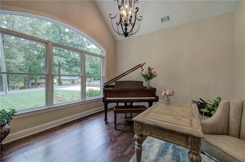 Image for property 200 Sherwood Drive, Calhoun, GA 30701