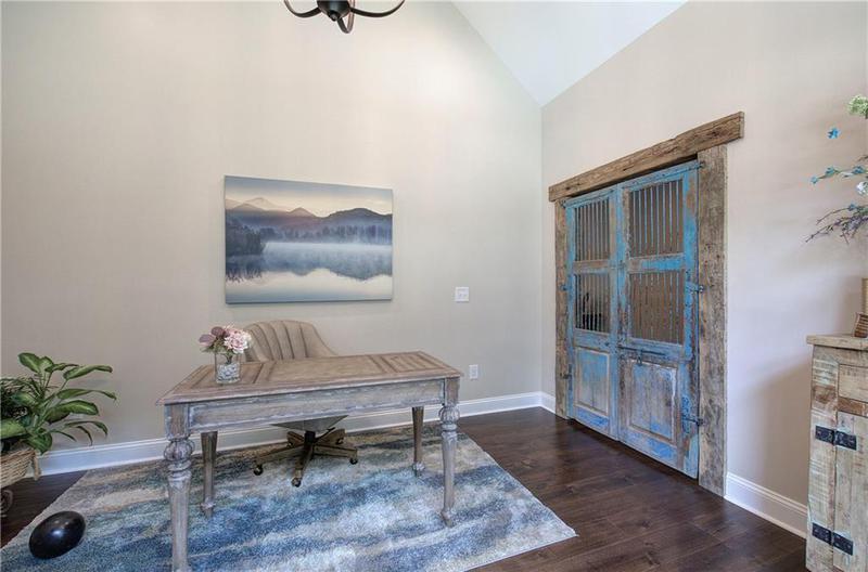 Image for property 200 Sherwood Drive, Calhoun, GA 30701