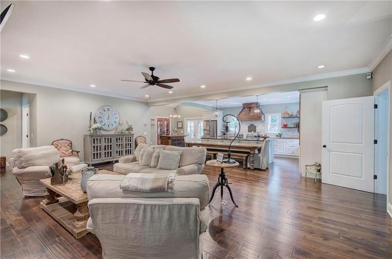 Image for property 200 Sherwood Drive, Calhoun, GA 30701