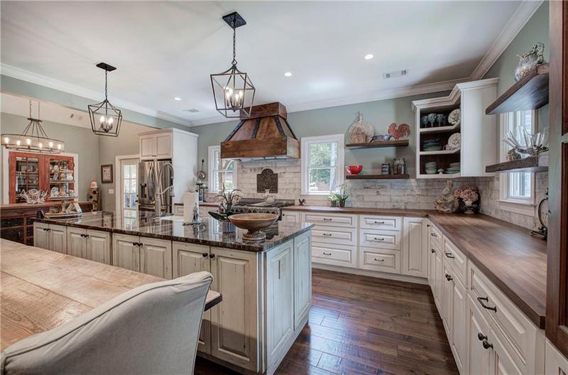 Image for property 200 Sherwood Drive, Calhoun, GA 30701