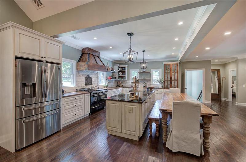 Image for property 200 Sherwood Drive, Calhoun, GA 30701