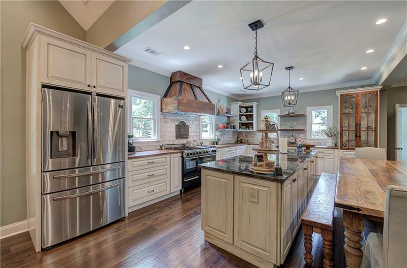 Image for property 200 Sherwood Drive, Calhoun, GA 30701