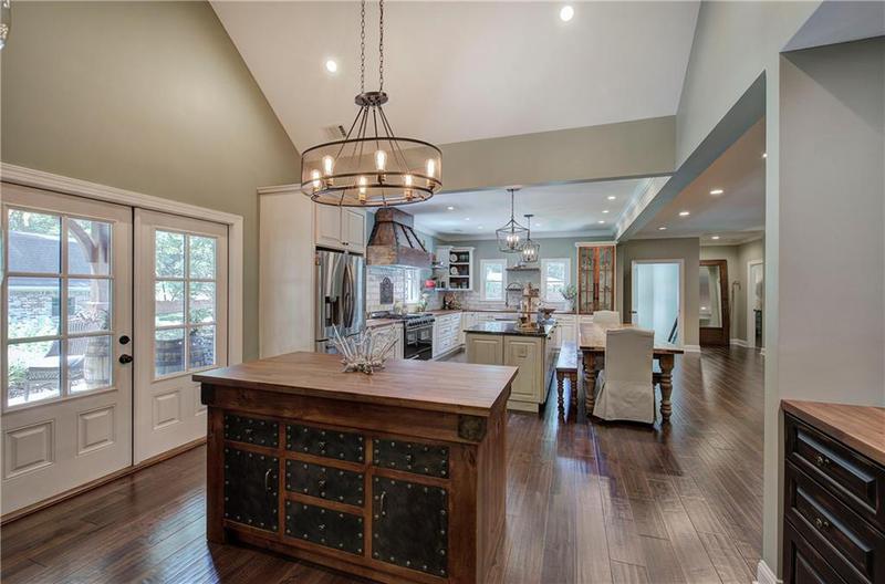 Image for property 200 Sherwood Drive, Calhoun, GA 30701
