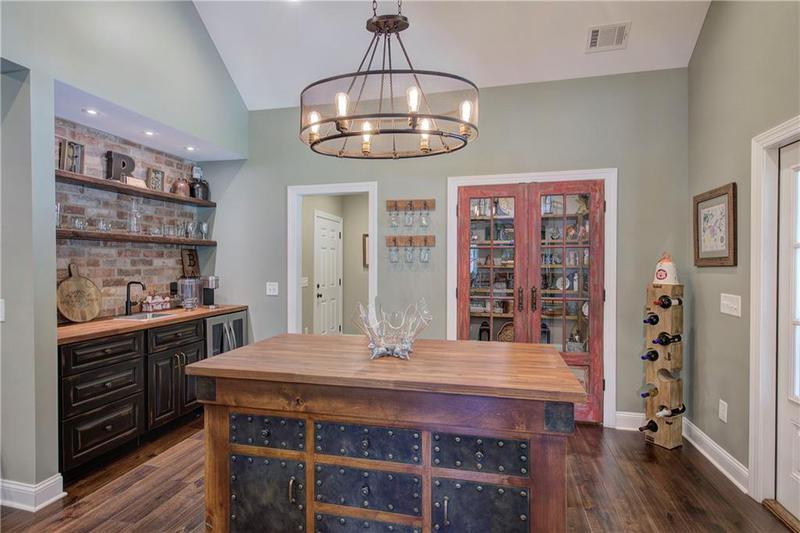 Image for property 200 Sherwood Drive, Calhoun, GA 30701