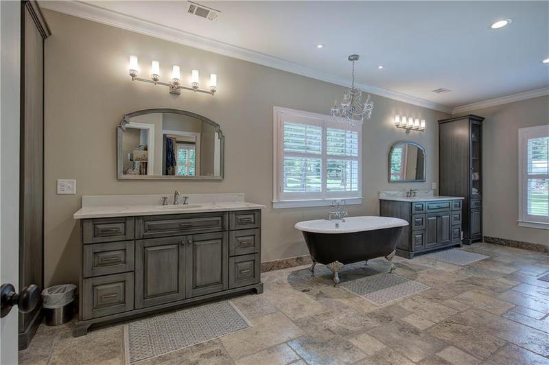 Image for property 200 Sherwood Drive, Calhoun, GA 30701