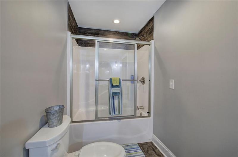 Image for property 200 Sherwood Drive, Calhoun, GA 30701