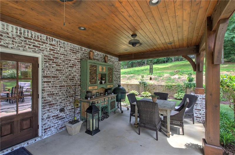 Image for property 200 Sherwood Drive, Calhoun, GA 30701